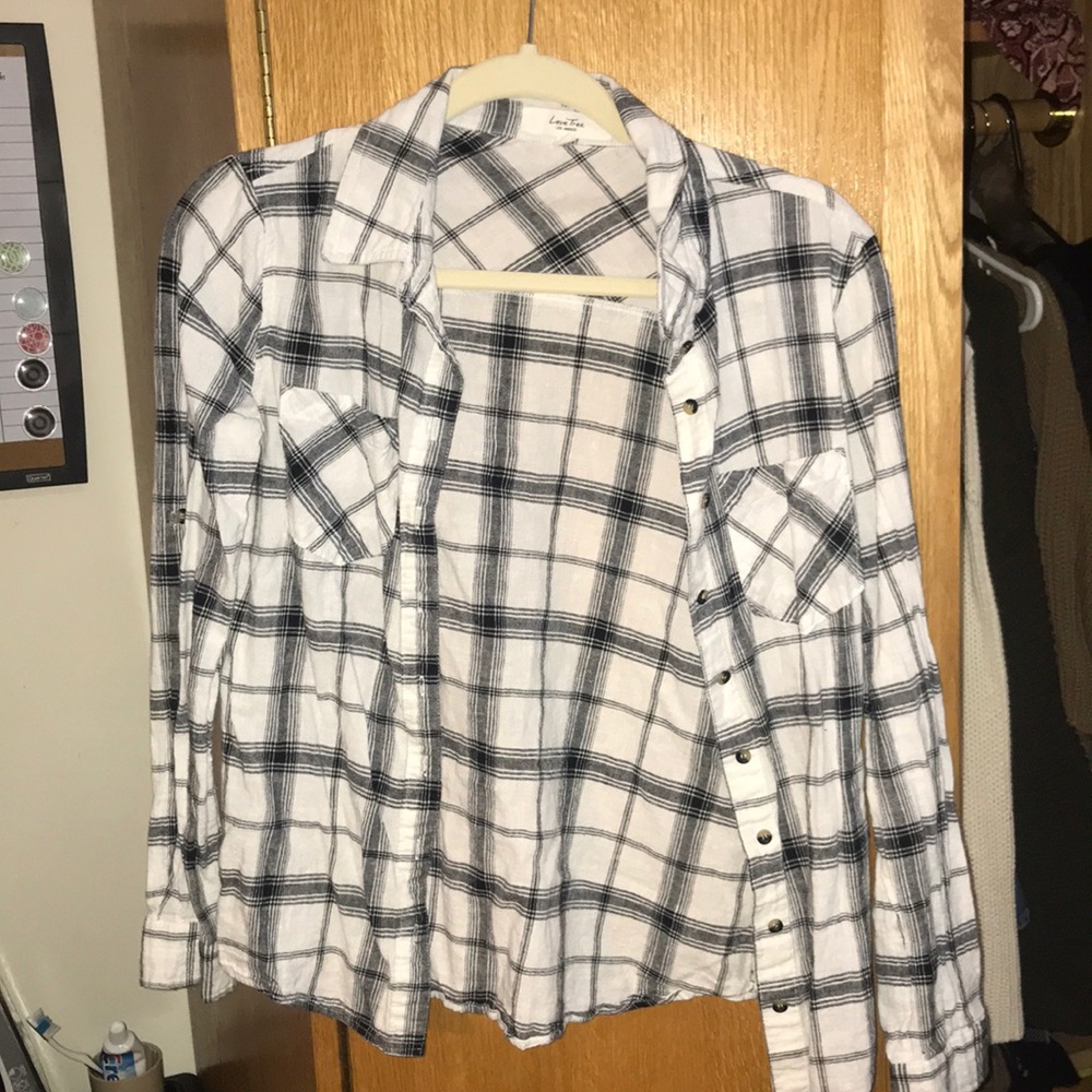Black and white plaid top
